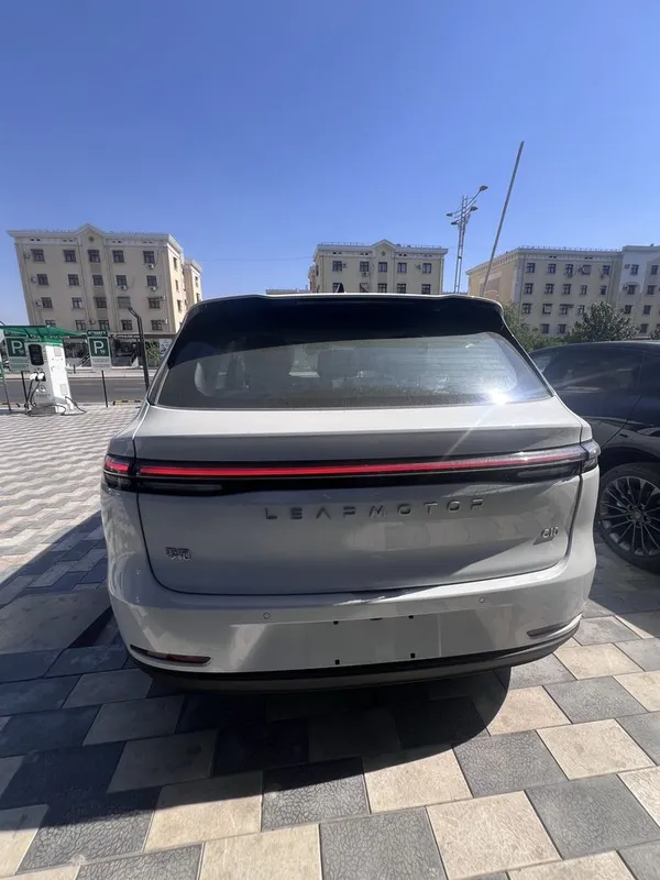 Leapmotor C 10 EV 2026 yil 4 Leapmotor C 10 EV 2026 yil 4