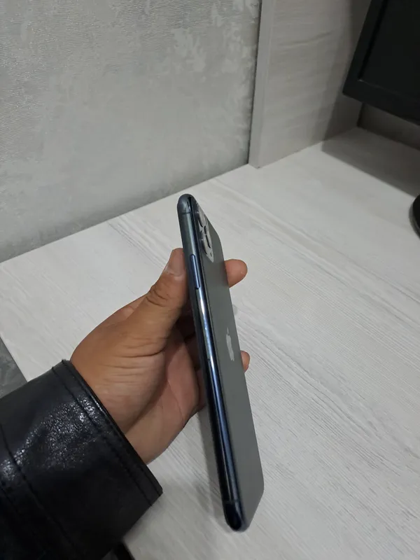 iphone 11 pro max 4