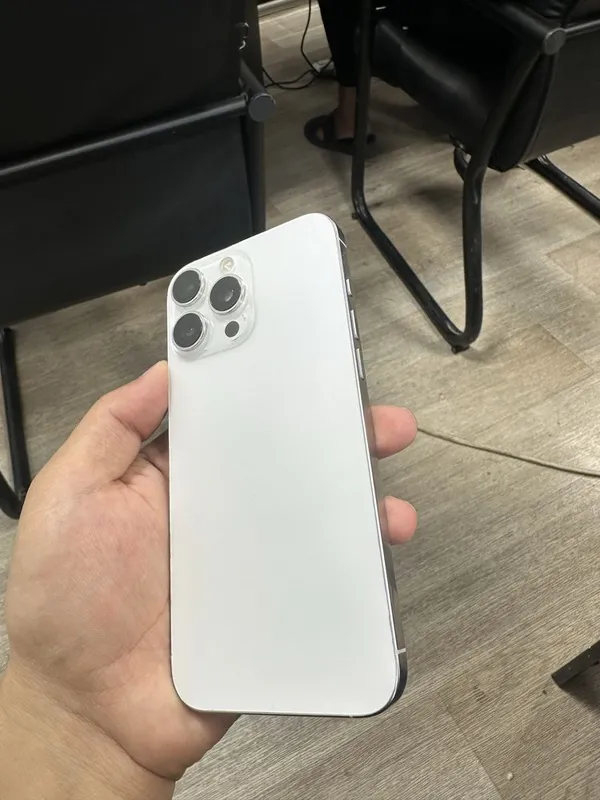 Iphone 16pro max srochni sotiladi 2 Iphone 16pro max srochni sotiladi 2