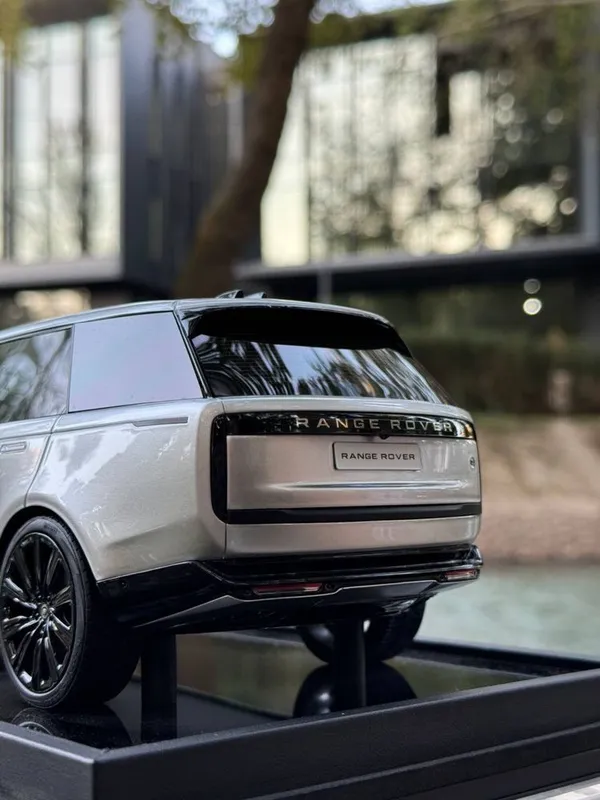 Range Rover 1:18 kolleksion modelcha 5
