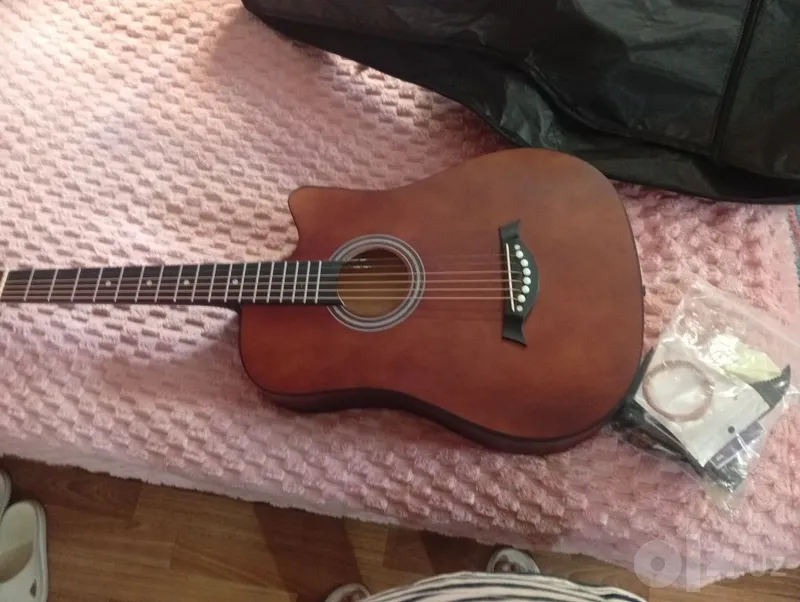 Mutlaqo yangi gitara sotaman 3 Mutlaqo yangi gitara sotaman 3