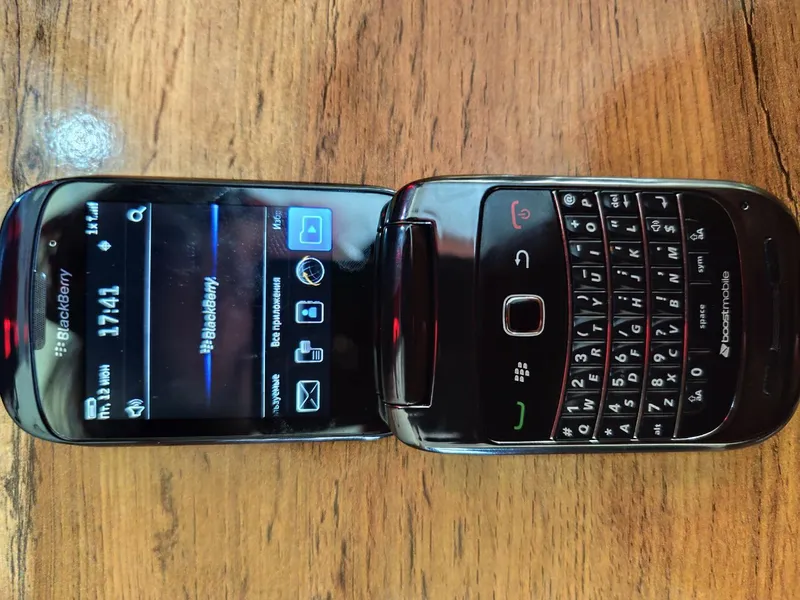 BlackBerry 9670 1