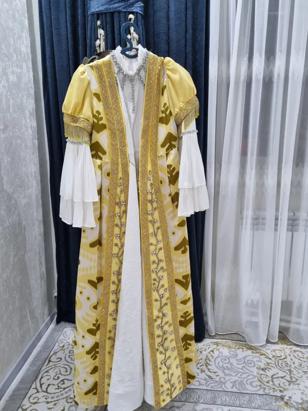 koʻylak sotiladi 100% qoʻl mehnat