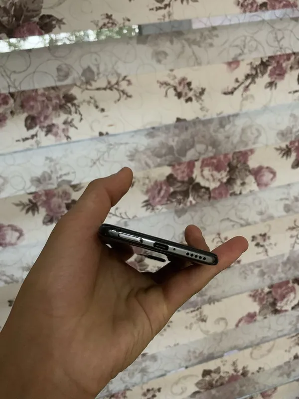 Poco F3 8/128Gb, коробка есть 6