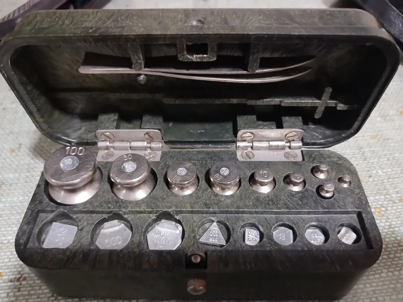 Продам набор гирь Г-4-211.10 СССР 1 Продам набор гирь Г-4-211.10 СССР 1