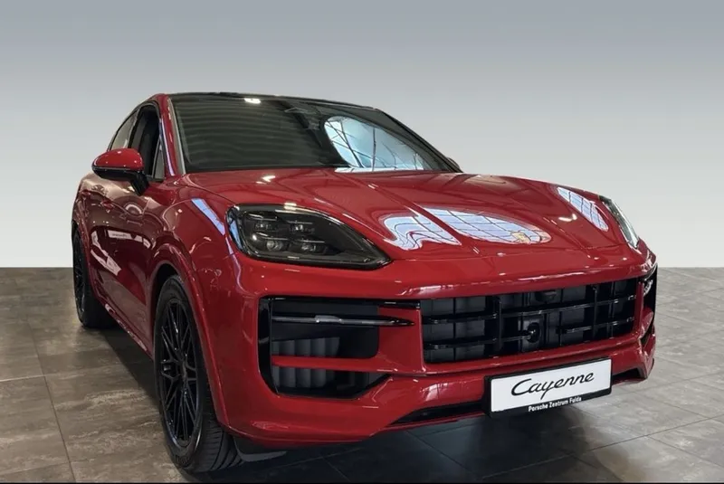 Porsche Cayenne GTS Coupé 2026 2 Porsche Cayenne GTS Coupé 2026 2