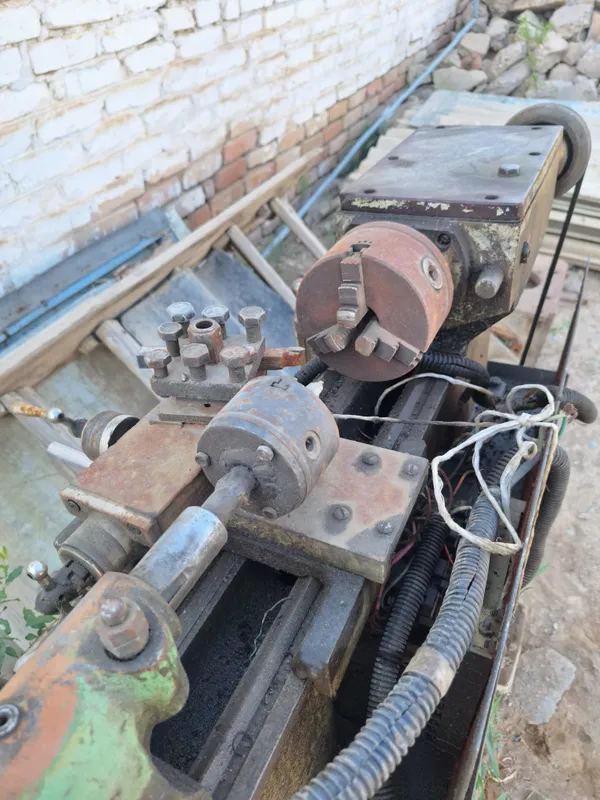 Токарный станок  маленький. 6