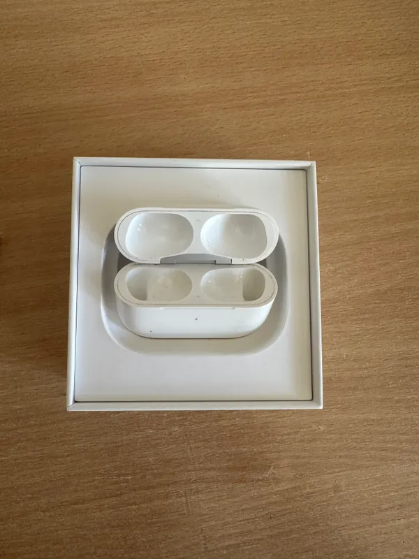 Кейс от наушников AirPods Pro lightning 1