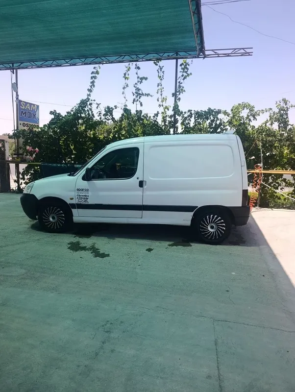 Продам автомобиль Пежо партнёр 2