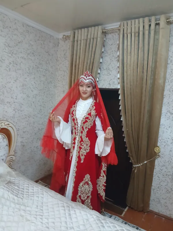 3 mata kiyilgan holati ideal 1 000 asl narxi 1.500 3 mata kiyilgan holati ideal 1 000 asl narxi 1.500