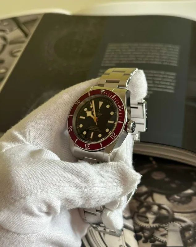 Часы Tudor Black Bay Burgundy Red Bezel, 41 mm — фото 3