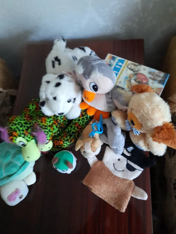 Продам детский матрасик новый и игрушки.