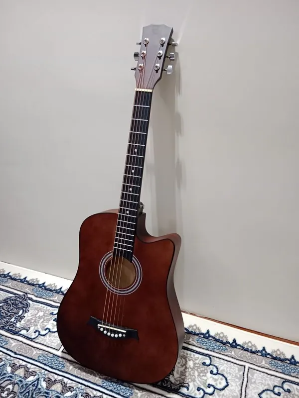 Akustik gitara 38 razmer