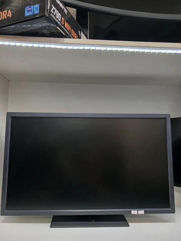 BENQ 27 flat 144hz 1