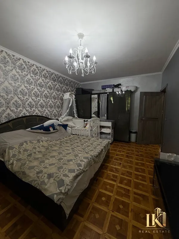 Продаётся уютная 3-комнатная квартира с большим балконом 2х6м, кирпичный дом, новая крыша и чердак — фото 4