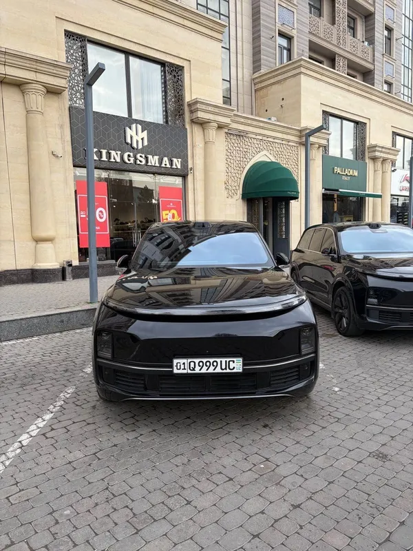 Lixiang L9, состояние идеальное, от владельца, гибрид 2 Lixiang L9, состояние идеальное, от владельца, гибрид 2