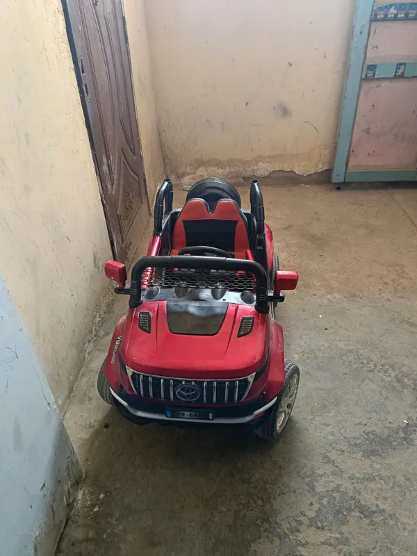 Продается детский автомобиль 1