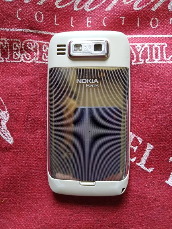 Ishlaydigan Nokia E72-1 sotiladi. 4