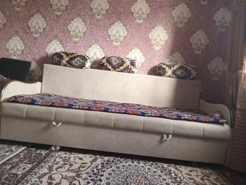 divan sotiladi narxi 2 milon