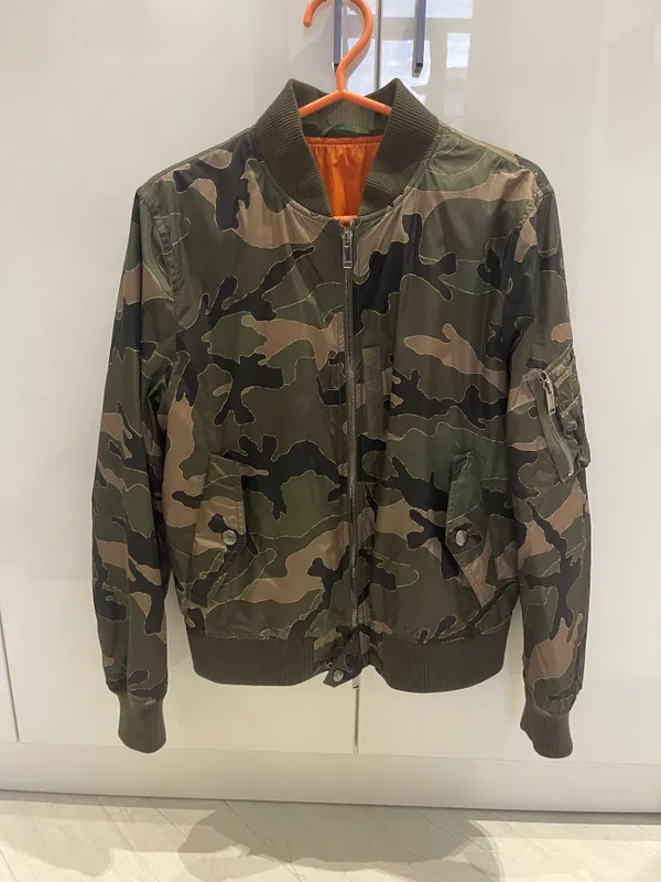Valentino бомбер камуфляж оригинал S/M 1