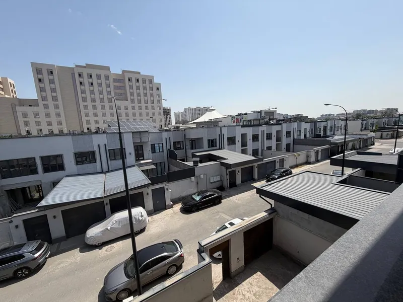Просторный коттедж 300 м² в комплексе Alfraganus с террасой и подвалом — фото 6