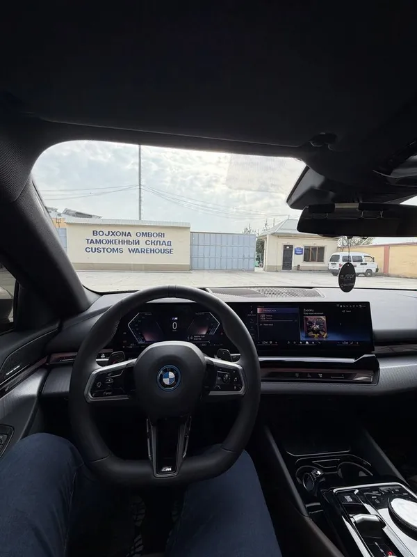 BMW 520i 2025 Yil 7000 km yurgan 3