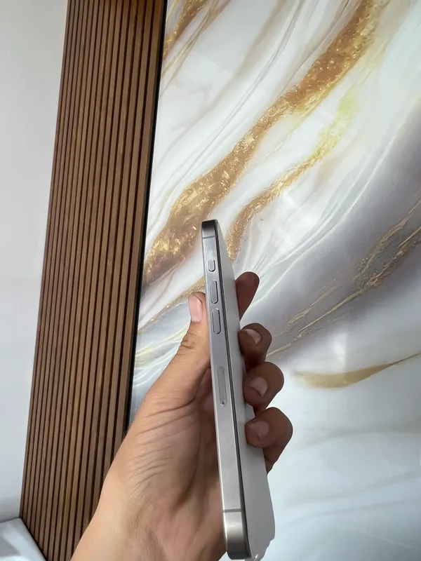 Iphone 15 pro 4