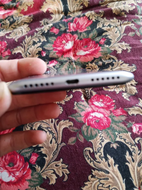 Redmi s2 xotirasi 3/32 holati yaxshi aybi  yõq — фото 1