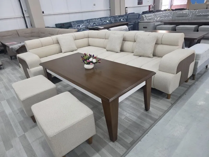Yumshoq mebellar sotiladi