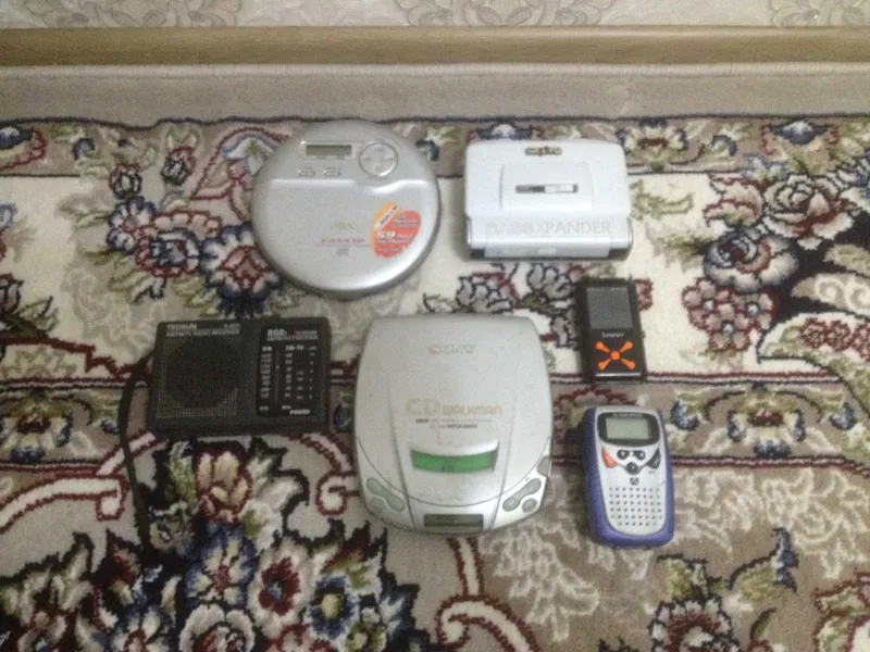 Sony Aiwa mp3 BBK pleyerlar va FM radio 2 Sony Aiwa mp3 BBK pleyerlar va FM radio 2