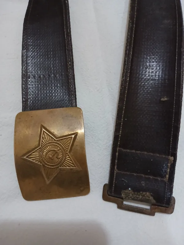 Askar kamari. Charm. SSSRda ishlab chiqarilgan, 3 Askar kamari. Charm. SSSRda ishlab chiqarilgan, 3