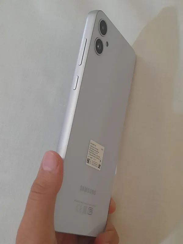 Samsung A 05 новый телефон, коробка и документы есть 3 Samsung A 05 новый телефон, коробка и документы есть 3