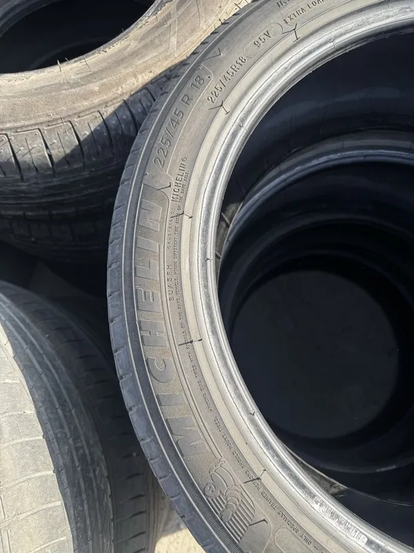 R18 Michelin 225/45/18. 2 dona — фото 1