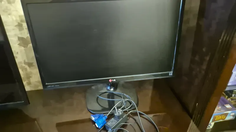 монитор 23" FullHD 1