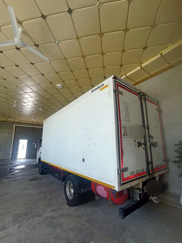 Isuzu yili 2015 moshin holati yaxshi — фото 2