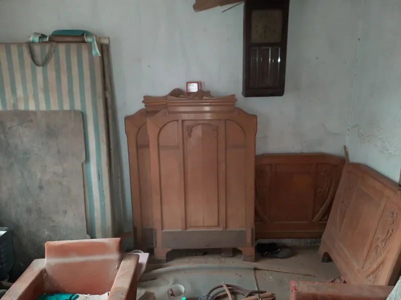 Продаются антикварные кровати .