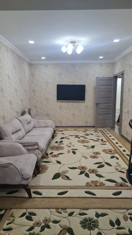 аренда 3 комн кв. 2 Этаж. 500 доллар