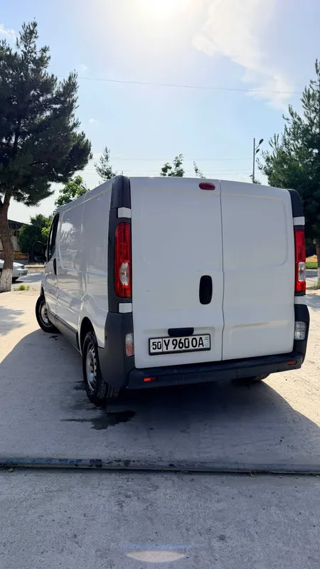 Opel Vivaro gruzovoy dizel 2014 3