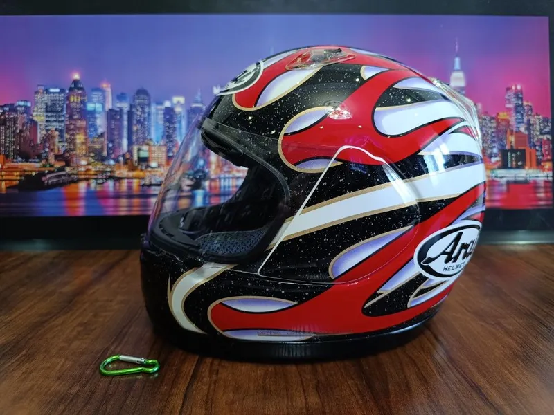Мото шлем от Японского бренда ARAI QUANTUM F