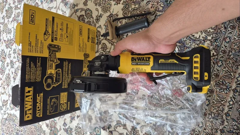 dewalt Balgarka DCG402B 1 dewalt Balgarka DCG402B 1