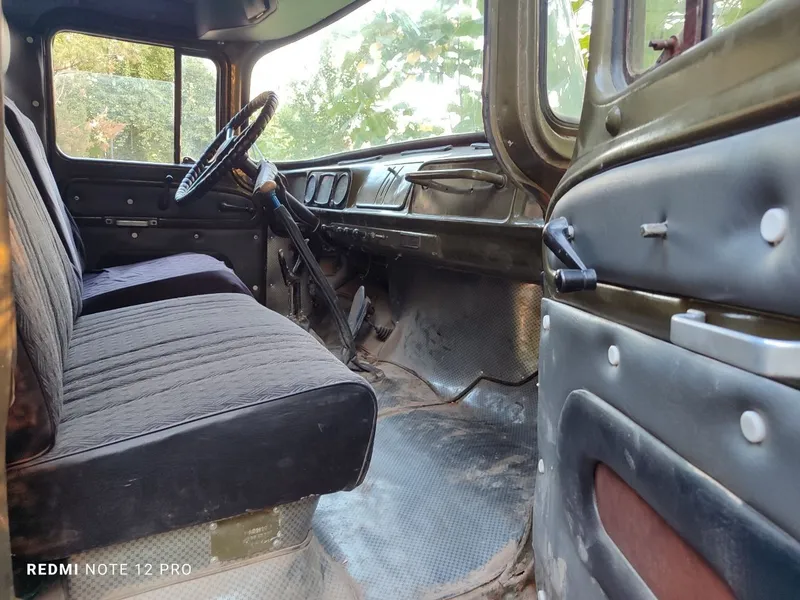 Zil 130 sotiladi yaxshi xolatda 4