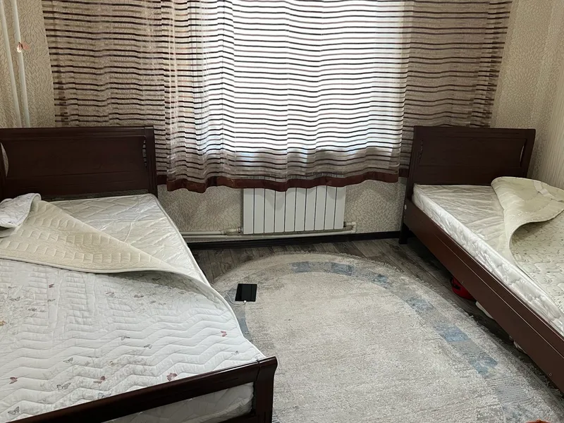 Иккита бир хил ортопедик матраси билан кроват Иккита бир хил ортопедик матраси билан кроват
