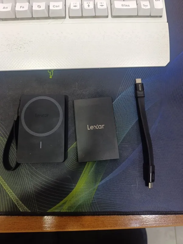 Lexar 2TB SL500 Portable SSD 1