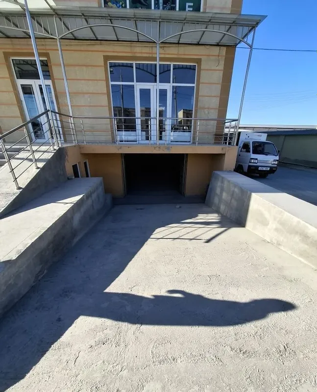 Urganch shahri Yo'lni bo'yida Padval ijaraga beriladi Amu lada salon 3 Urganch shahri Yo'lni bo'yida Padval ijaraga beriladi Amu lada salon 3