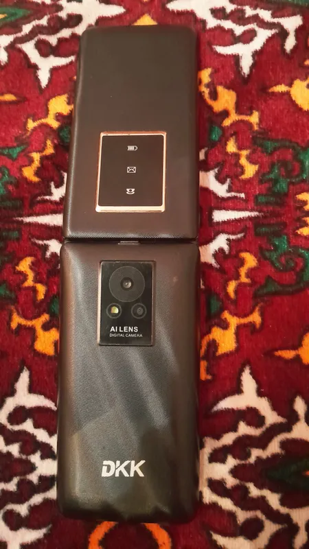 Dkk ochilib yopiladigan knopkali telefon — фото 2