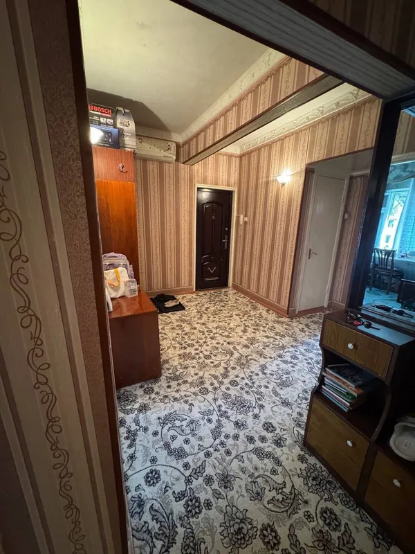 Срочно продаётся 3/6/9 квартира Собст. не риэлтор Срочно продаётся 3/6/9 квартира Собст. не риэлтор