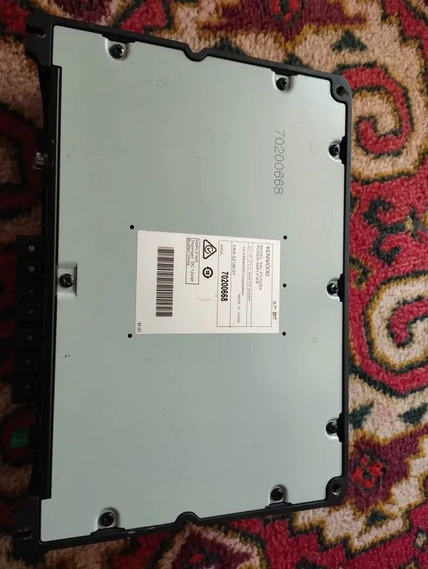 Kenwood usilitel sotiladi xolat yangi 2