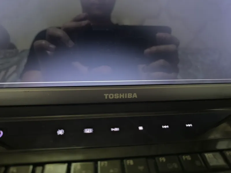 Ноутбук Toshiba Satellite A305 — фото 1