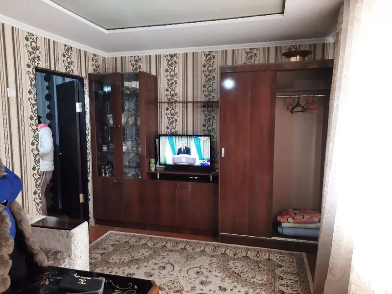 Сдается 1 комнатная квартира С обстановкой В горде Алмалыке — фото 1