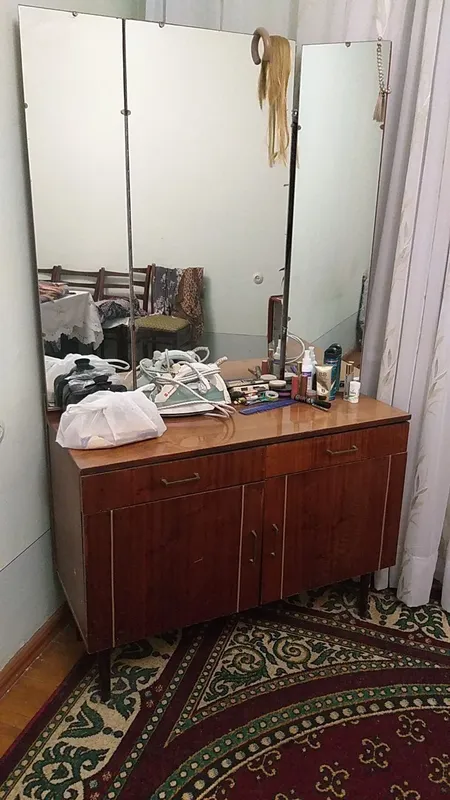 Chiroyli 3 taga buklanadigan tosh oyna